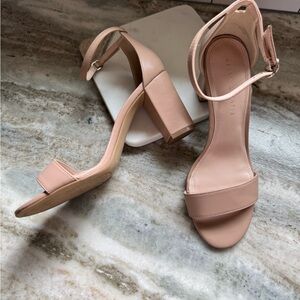 Kelly & Katie Women's Tan Block Heel Sandals